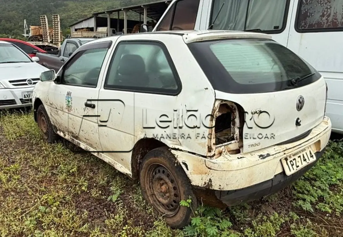 LOTE 011 - VW GOL 1.0 GIV,  2 PORTAS, ALCOOL/GASOLINA, BRANCA, ANO 2009/2010.