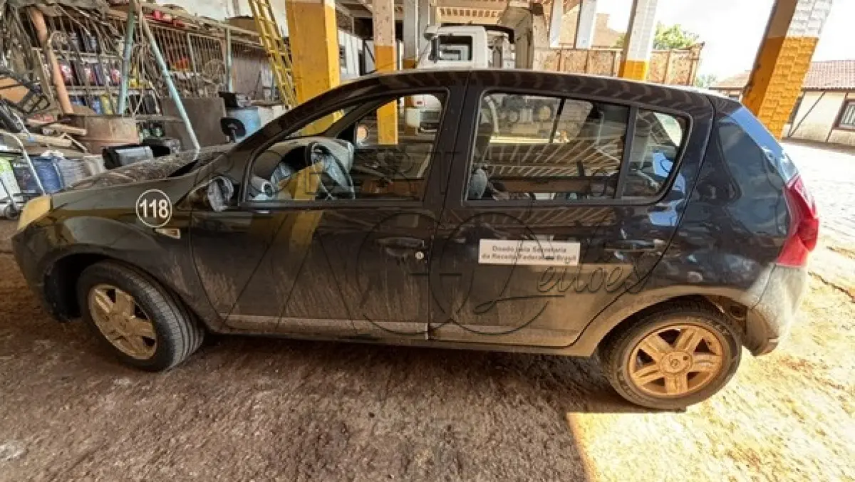 LOTE 012 - AUTOMÓVEL RENAULT SANDERO 1.6 16V  – Ano/Fab: 2008/2009