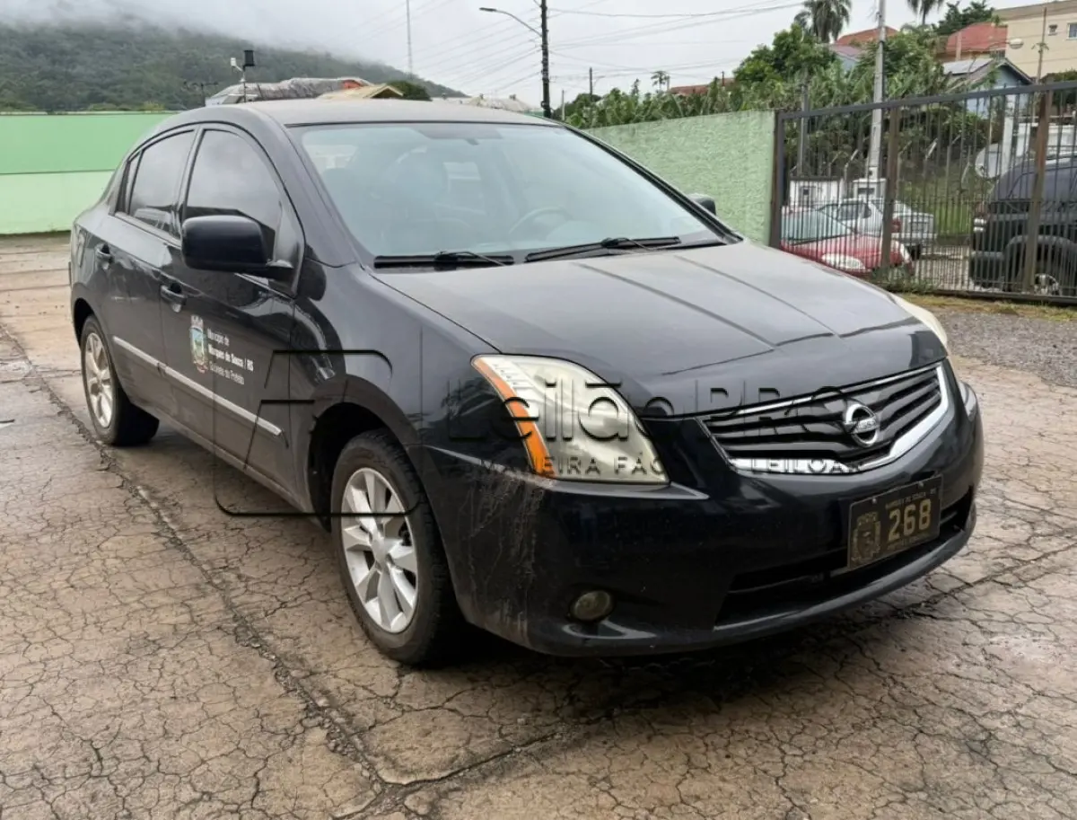 LOTE 010 - NISSAN I SENTRA, 2.0 S, 4 PORTAS, PRETO, ANO 2010/2011.