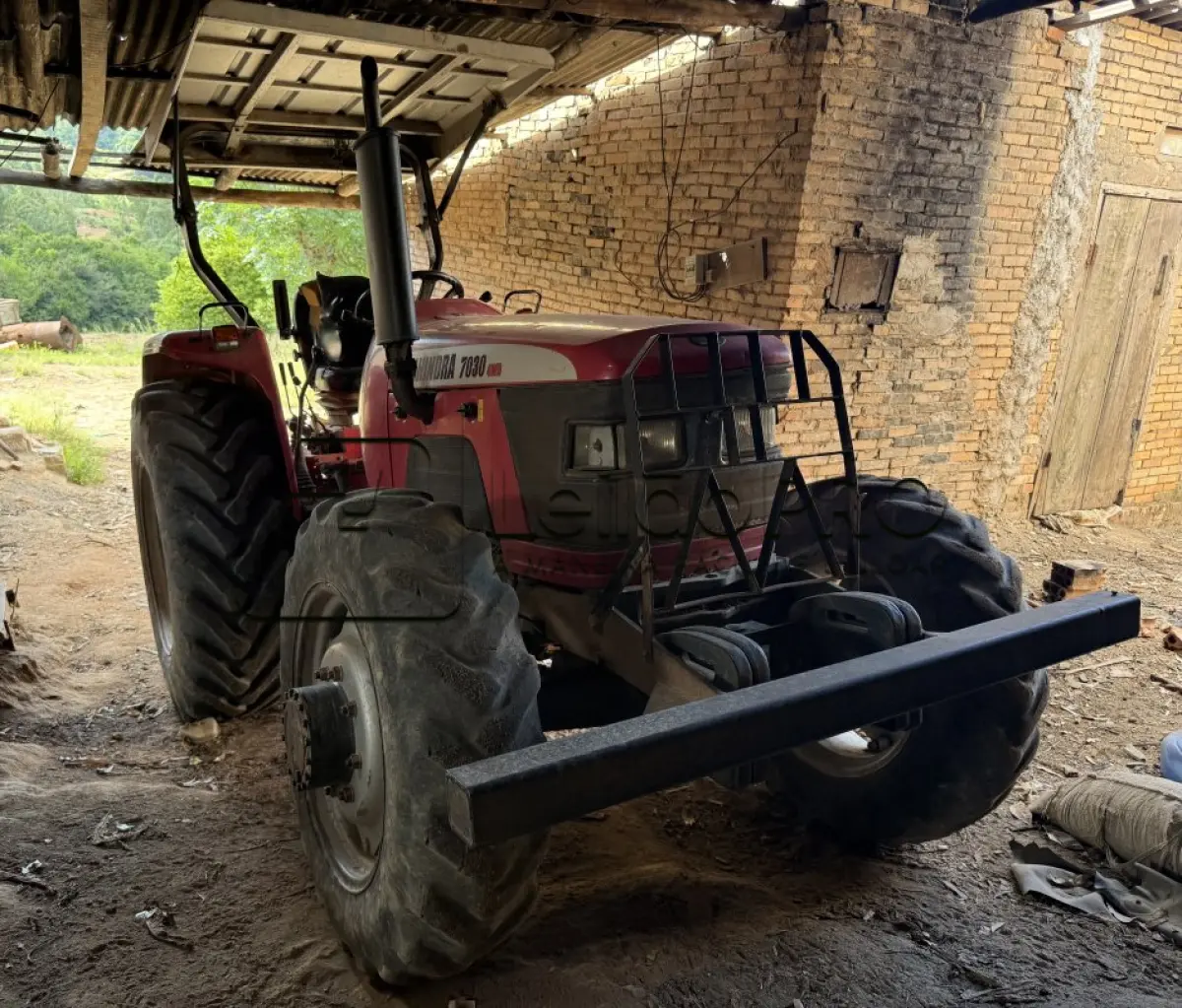 LOTE 001 - TRATOR MAHINDRA,  ANO 2014, MODELO TRATOR DE PNEUS TRACADO 8000 4WD