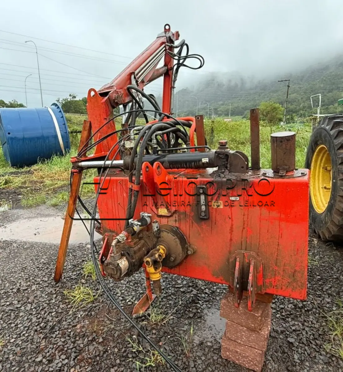 LOTE 004 - ROCADEIRA LAVRALE HIDRÁULICA ARTICULADA, ENGATE TRES PONTOS TRATOR, VALTRA BM110, ANO 2018/2018.