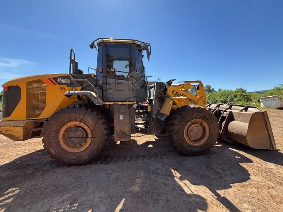 LOTE 010 - MÁQUINA CARREGADEIRA LIUGONG JSSRF130  – Ano/Fab: 2019/2019