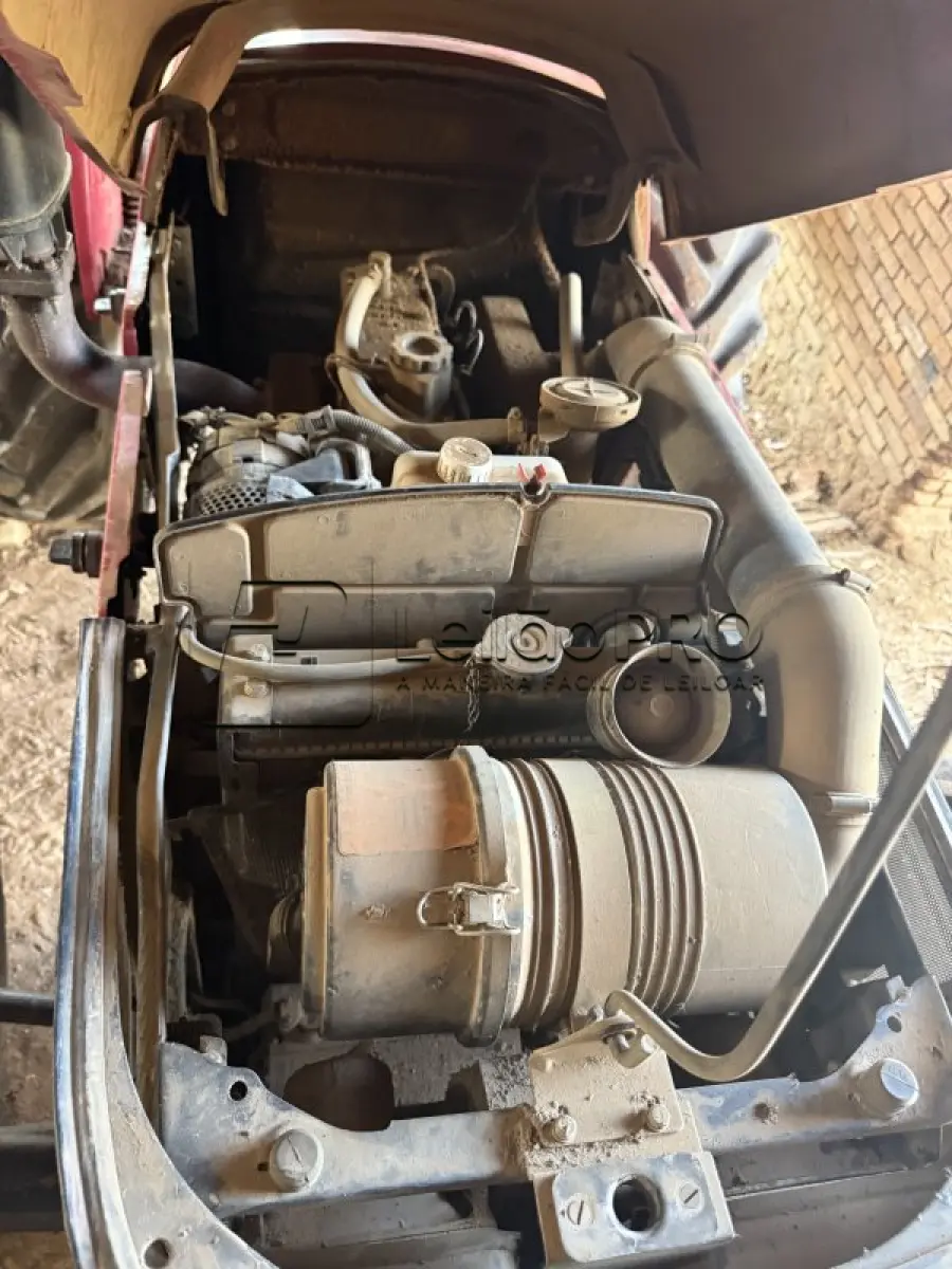 LOTE 001 - TRATOR MAHINDRA,  ANO 2014, MODELO TRATOR DE PNEUS TRACADO 8000 4WD