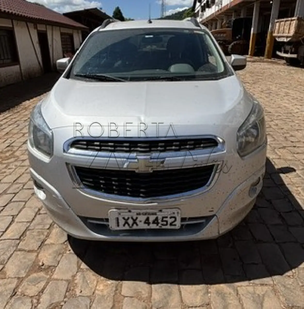 LOTE 006 - AUTOMÓVEL GM SPIN 1.8 LTZ   – Ano/Fab: 2016/2016