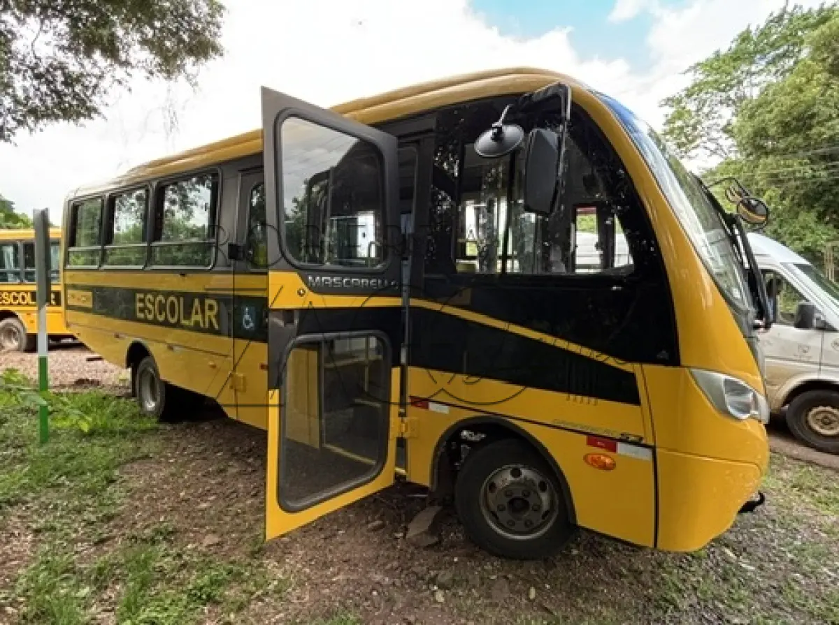 LOTE 008 - ÔNIBUS IVECO BUS 10-190E – Ano/Fab: 2020/2021