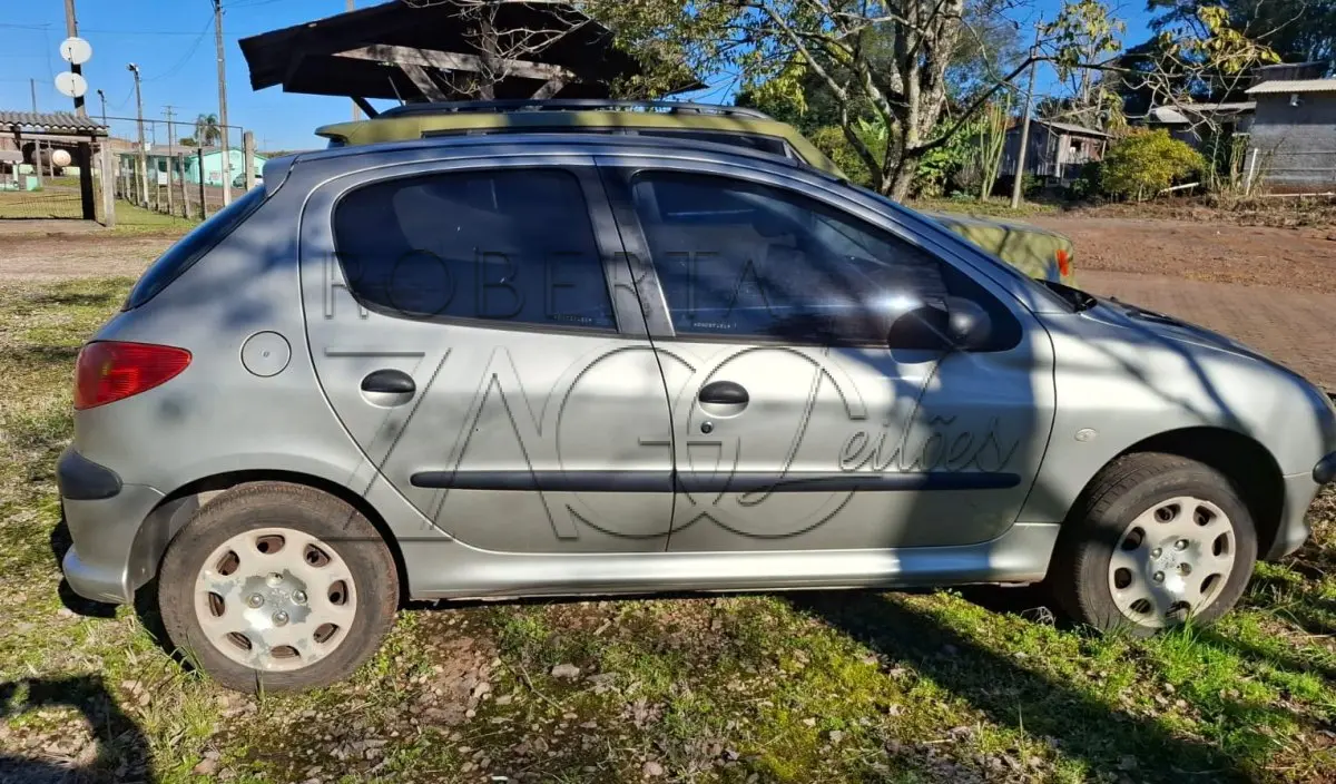 LOTE 026 - veículo Peugeot 206 14 SENSAT FX, placas MFH8441, ano 2006.