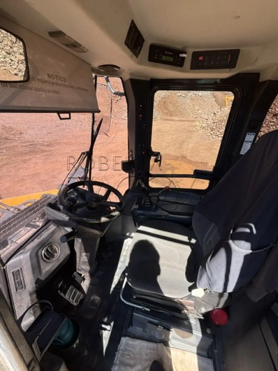 LOTE 010 - MÁQUINA CARREGADEIRA LIUGONG JSSRF130  – Ano/Fab: 2019/2019