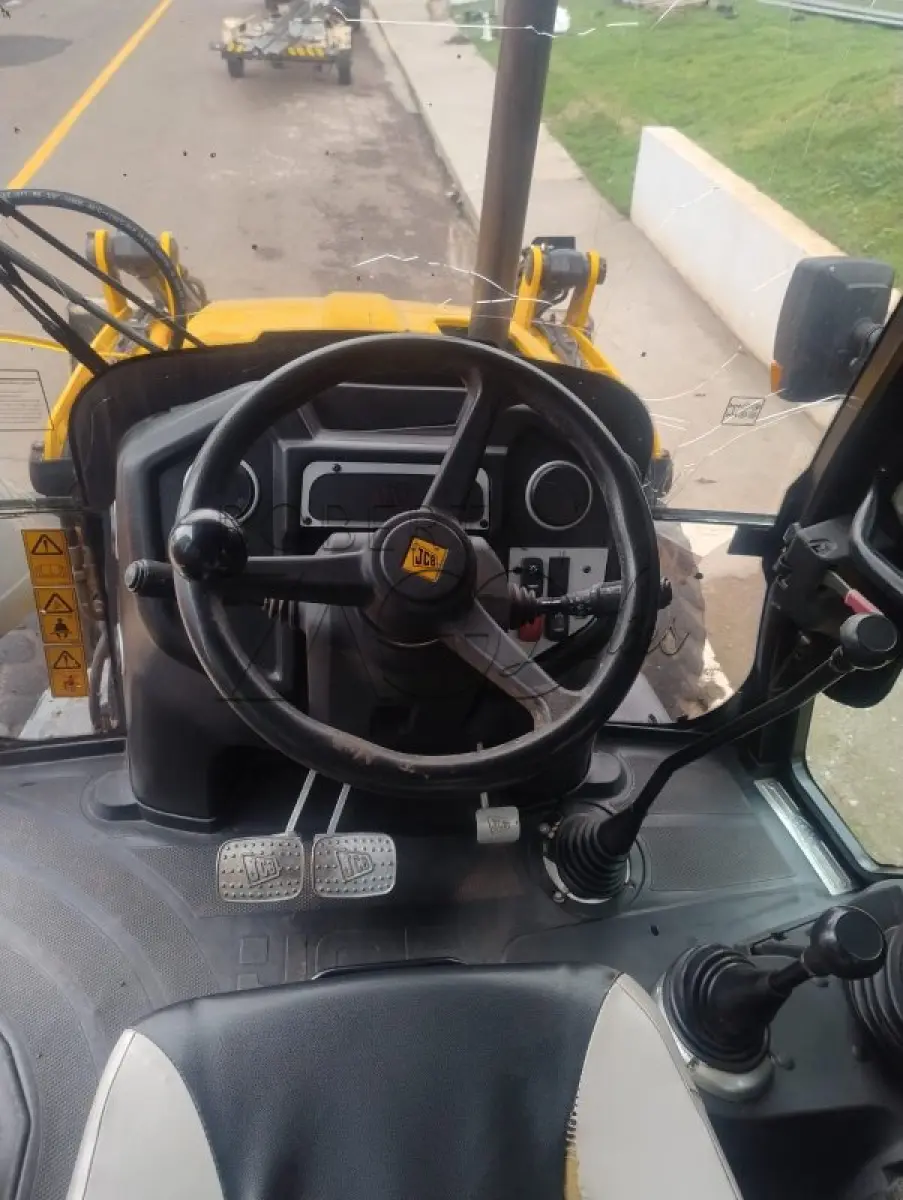 LOTE 009 - MÁQUINA JCB RETROESCAVADEIRA 3CXB14CM2CM  –  Ano/Fab: 2019/2019