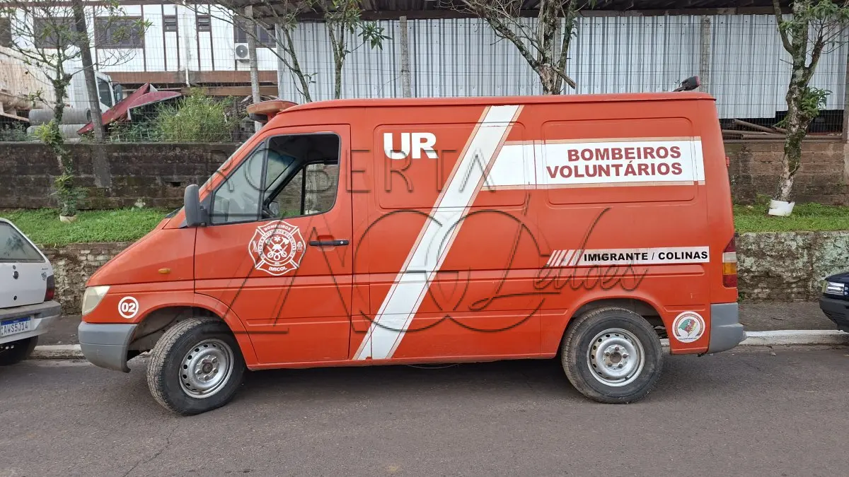 LOTE 011 - VEÍCULO MB SPRINTER 311CDI   – Ano/Fab: 2001/2002