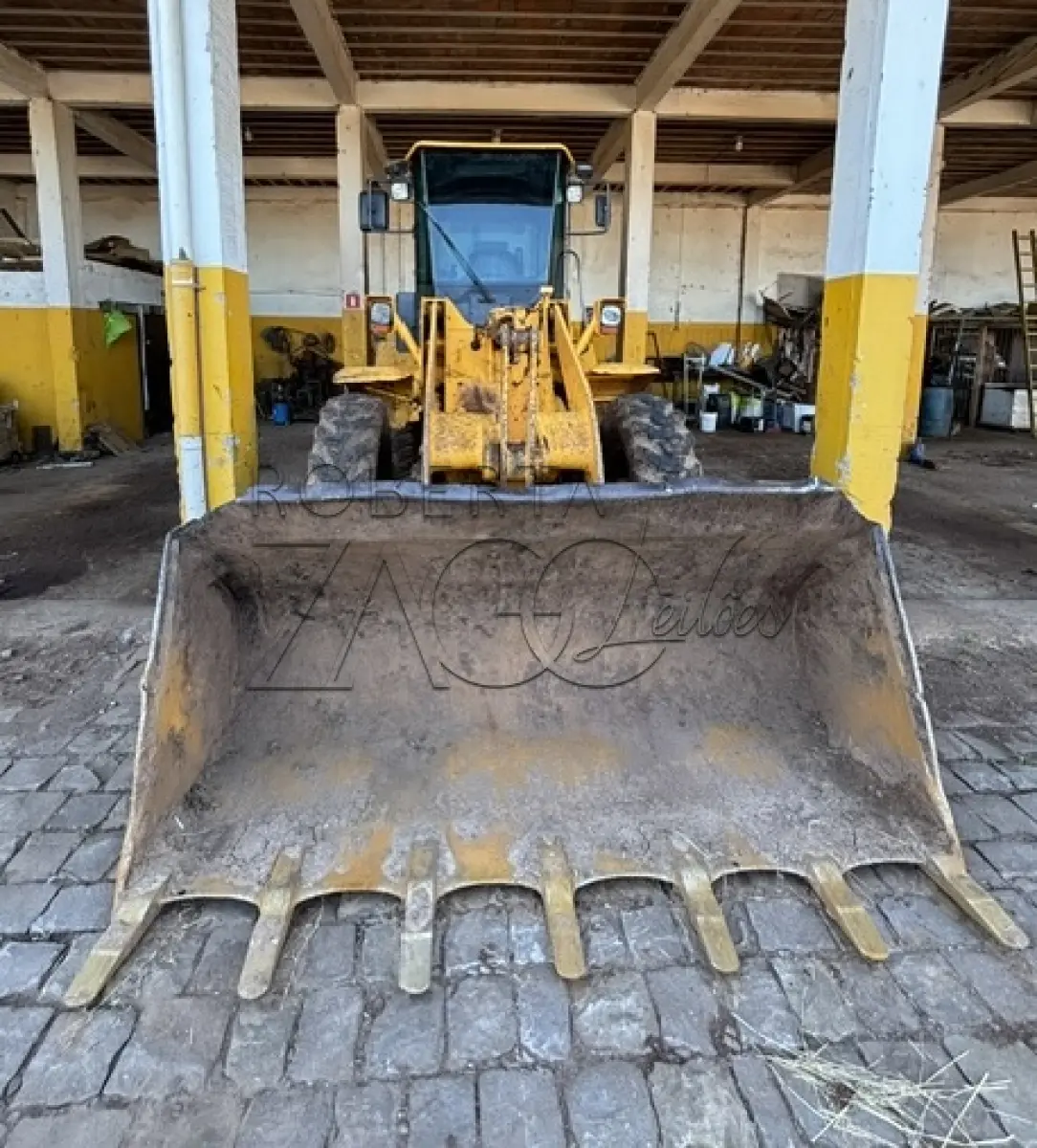LOTE 007 - MÁQUINA CARREGADEIRA HYUNDAY HL30-7ª –  Ano/Fab: 2012/2013