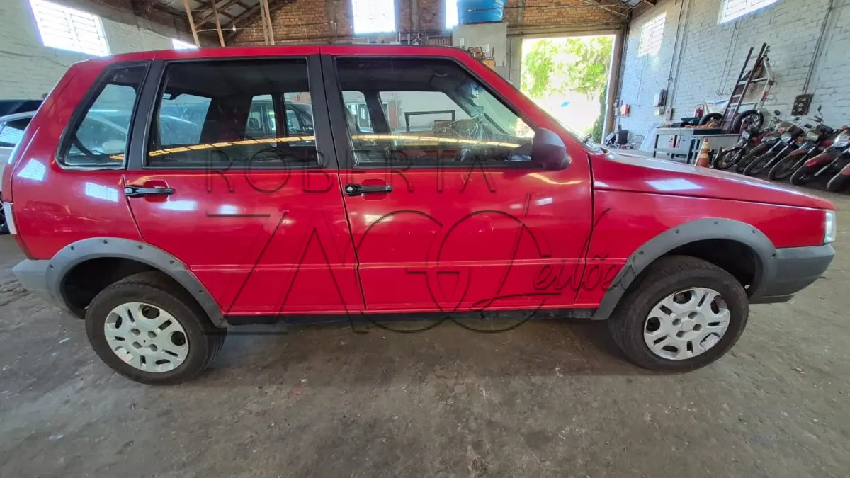 LOTE 005 - Veículo Fiat/Uno Mille Way Econ, placas IRM3288, vermelho, 2010/2011, 4 portas.