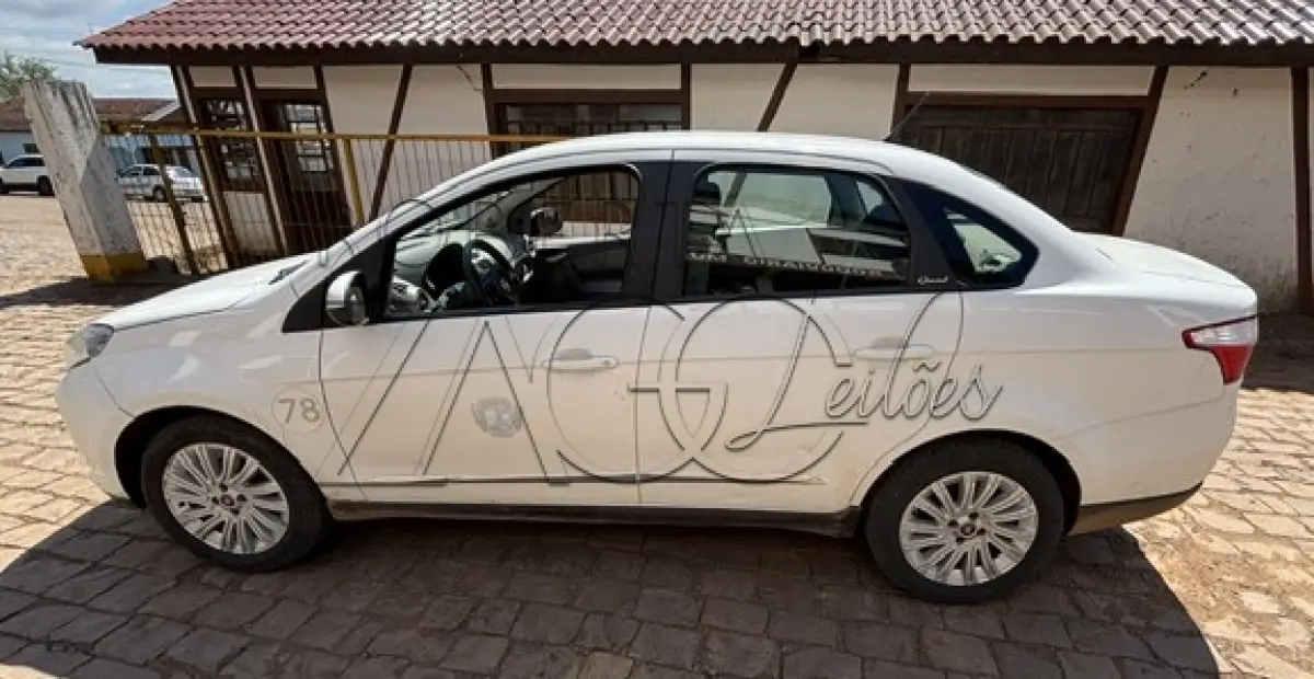 LOTE 002 - AUTOMÓVEL FIAT SIENA ESSENCE 1.6   – Ano/Fab: 2015/2016