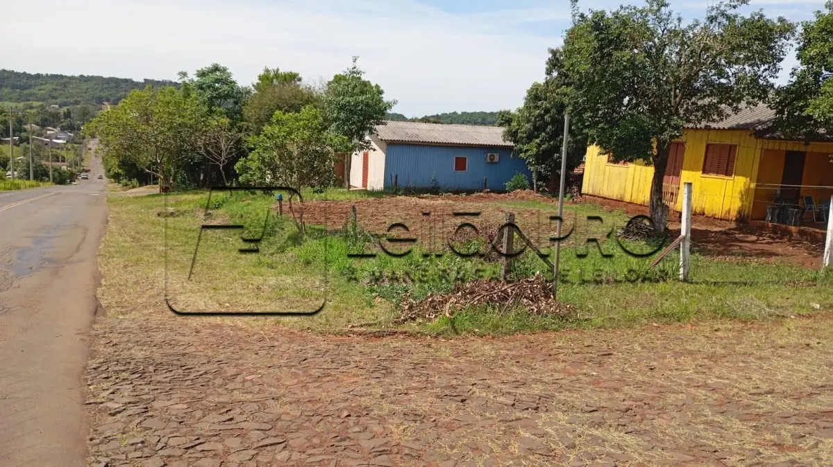 LOTE 012 - Terreno urbano, lote n° 12, quadra n° 121, com área de 270,00m², matrícula 3.976 na Esquina formada pela Rua Vereador Osvaldo Kuhn e Avenida do Comércio, Centro de São Paulo das Missões.