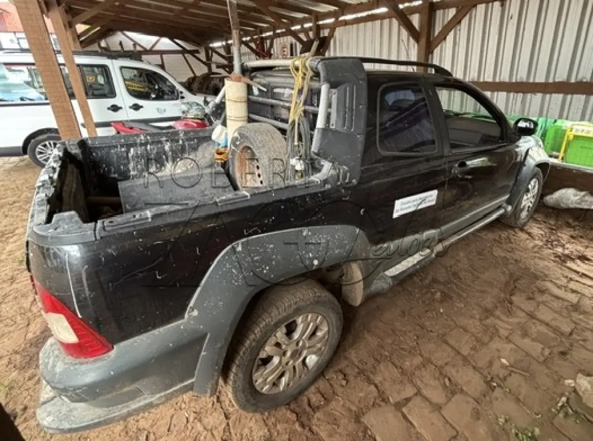 LOTE 003 - AUTOMÓVEL FIAT STRADA ADVENTURE CD -  Ano/Fab: 2009/2010