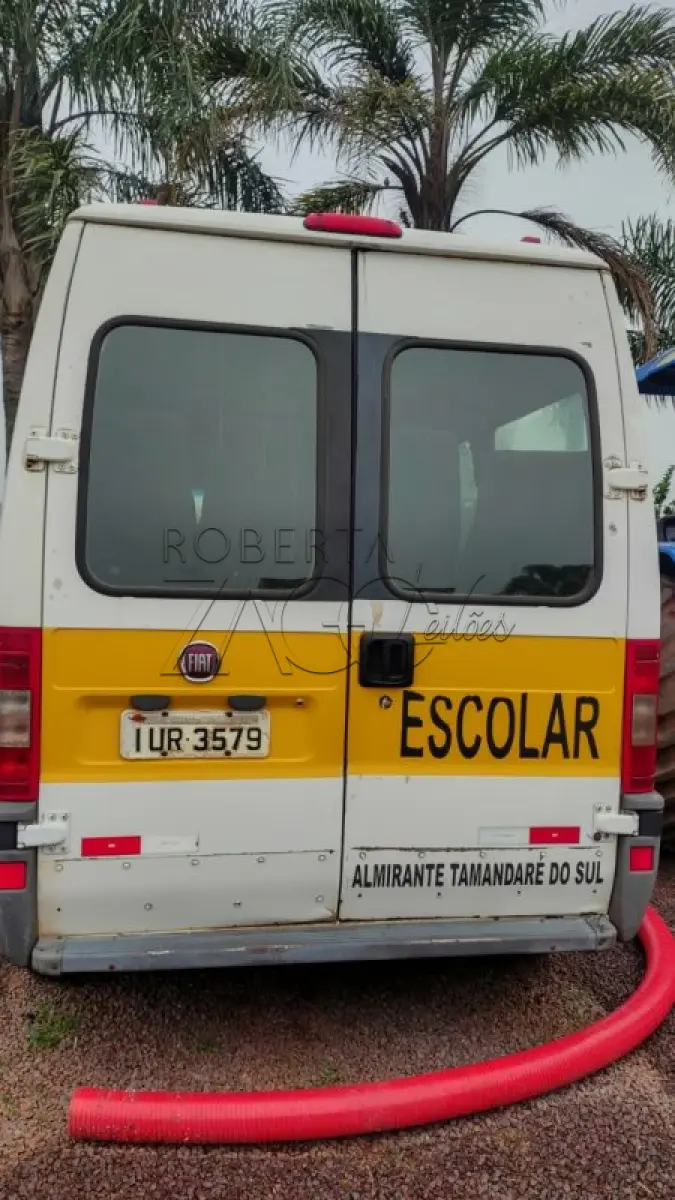 LOTE 004 - Fiat - Modelo: Ducato M Bus Rontan - Ano/Modelo: 2013/2014 - 16 Passageiros