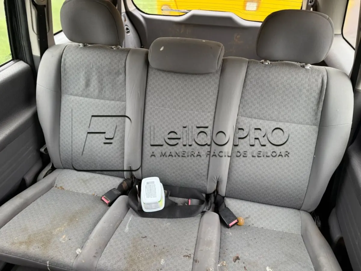 LOTE 001 - VEÍCULO GM/CHEVROLET ZAFIRA EXPRESSION 2.0