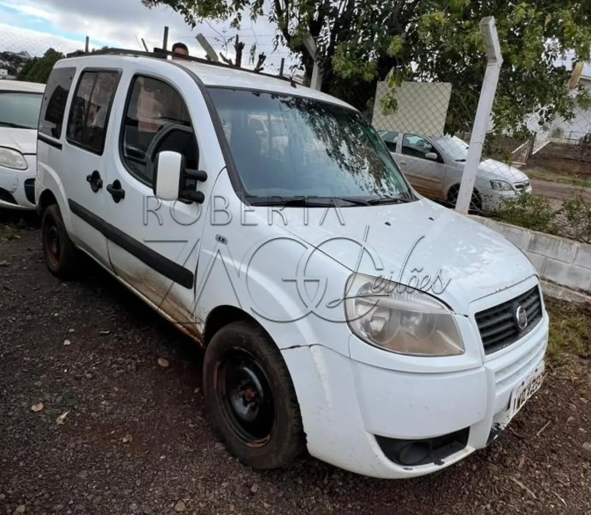 LOTE 007 - Fiat Doblo Essence - Ano/Modelo: 2014/2015, 07 Passageiros. Branca