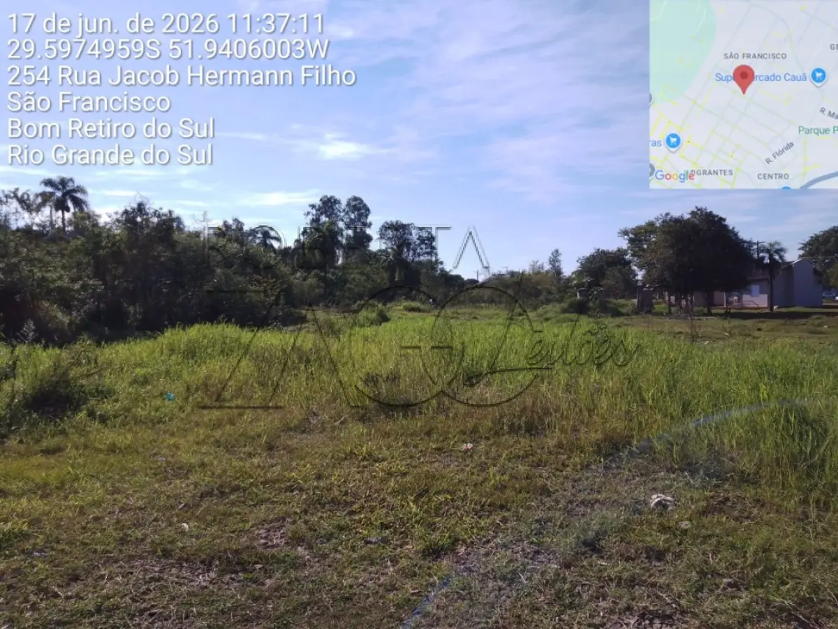 LOTE 005 - Matrícula N° 9.924: Quadra A – Área de recreação ou de uso institucional: uma área com superfície de 830,76m², situada na rua A, bairro São Francisco, loteamento Geraldo José Schmidt.