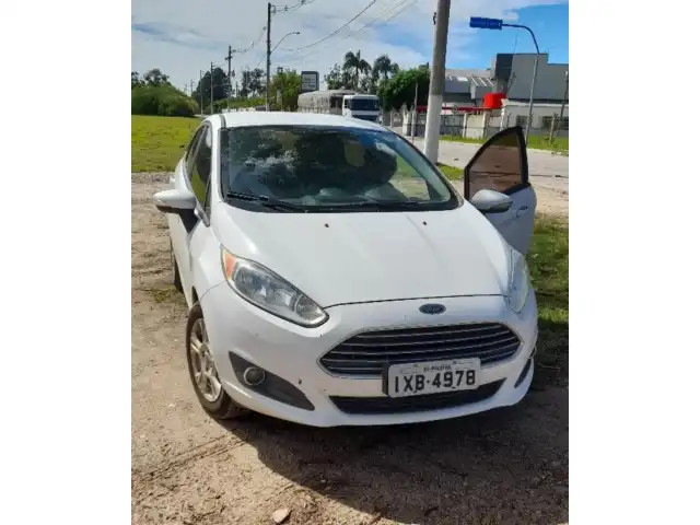 Veículo Ford/Fiesta SD 1.6 SEAD Ano/Modelo 2015/2016, Branco