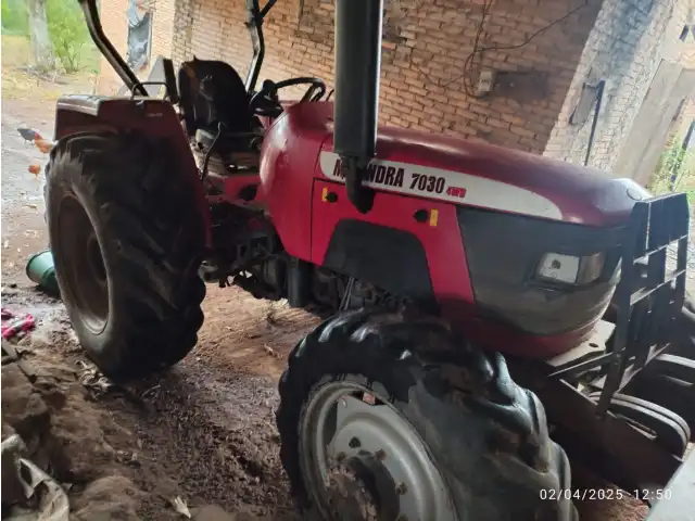 TRATOR MAHINDRA,  ANO 2014, MODELO TRATOR DE PNEUS TRACADO 8000 4WD