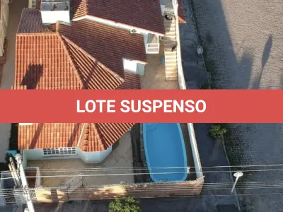 LOTE 001 - Excelente Imóvel: Casa com 04 dormitórios e piscina, Rua Três de Outubro nº 540 no Bairro Olaria em Camaquã/RS