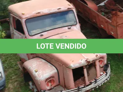 LOTE 016 - Veículo tipo cavalo mecânico, marca Scania, modelo L 111 S