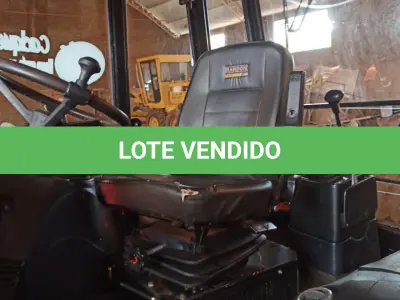 LOTE 008 - Retroescavadeira Randon - Modelo RD 406 Advanced - 4X4 - Ano/Modelo: 2016/2016 - Combustível: Diesel