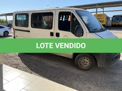 LOTE 009 - Microônibus PEUGEOT Boxer