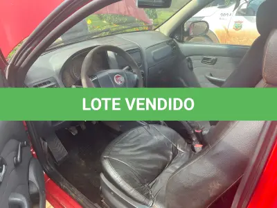 LOTE 001 - Camionete FIAT STRADA WORKING 2013/2014, vermelha