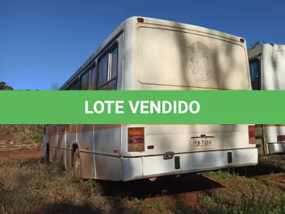 LOTE 006 - Espécie / Tipo: Ônibus de Passageiros - Marca: Volkswagen - Modelo:  COF 16.180 - 184 CV - Ano/Modelo: 1996/1996 - 48 Passageiros - Cor:  Branca