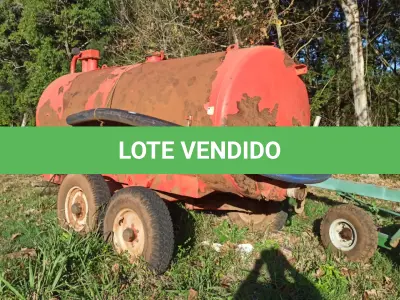 LOTE 012 - Distribuidor de Adubo Orgânico Líquido à Vácuo - Marca:  Ipacol - Modelo: DLV 4.0 RT - Capacidade: 4.000 Litros -  Cor:  Vermelha - Ano de Fabricação: 2014