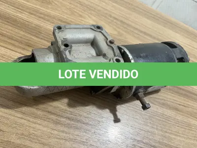 LOTE 001 - 1Tanque de Gasolina de 15 mil litros, 1 Motor de Partida Aeronáutico de 12 volts e 1 Governador de Hélice