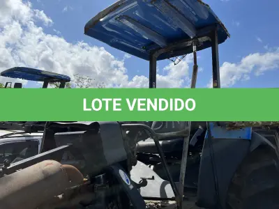 LOTE 029 - Trator New Holand