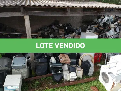 LOTE 039 - Sucatas de informática - monitores