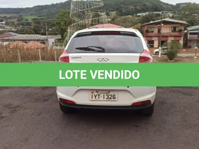 LOTE 004 - Automóvel Marca: Chery - Modelo: Celler 1.5 HB ACT - Ano/Modelo:  2017/2018 - 04 portas - 05 Passageiros - 113 CV - Cor: Branca