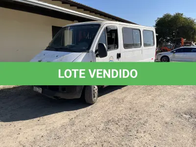 LOTE 009 - Microônibus PEUGEOT Boxer