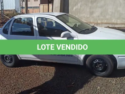 LOTE 001 - Automóvel Marca: GM / Chevrolet - Modelo: Corsa Classic - Ano/Modelo: 2002/2003 - 04 portas - 05 Passageiros - 60 CV - Cor:  Branca