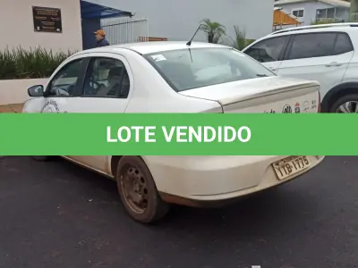 LOTE 003 - Automóvel Marca: Volkswagen - Modelo: Voyage 1.6 Confortline - Ano/Modelo: 2012/2013 - 04 portas - 05 Passageiros - 104 CV - Cor:  Branca