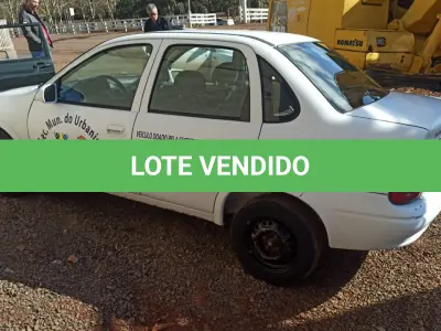LOTE 001 - Automóvel Marca: GM / Chevrolet - Modelo: Corsa Classic - Ano/Modelo: 2002/2003 - 04 portas - 05 Passageiros - 60 CV - Cor:  Branca