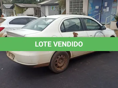 LOTE 003 - Automóvel Marca: Volkswagen - Modelo: Voyage 1.6 Confortline - Ano/Modelo: 2012/2013 - 04 portas - 05 Passageiros - 104 CV - Cor:  Branca