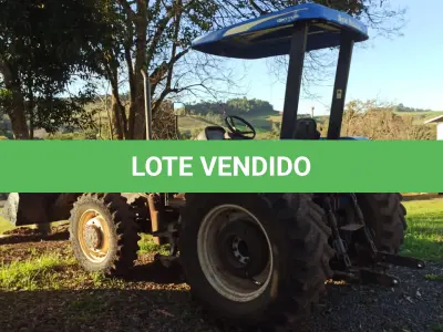 LOTE 007 - Trator Agrícola New Holland - Modelo TL 75E - 4X4 - Ano/Modelo:  2009/2009 - Cor: Azul - Combustível: Diesel -