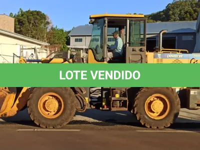 LOTE 009 - Pá Carregadeira Powerzz - Modelo 935A - Ano/Modelo: 2017/2017 - Combustível: Diesel