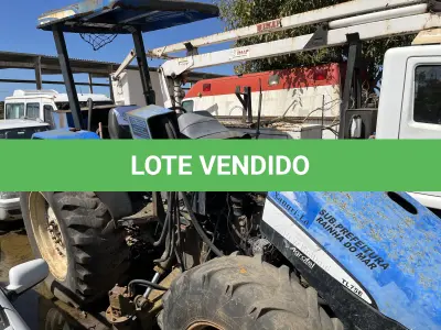 LOTE 029 - Trator New Holand