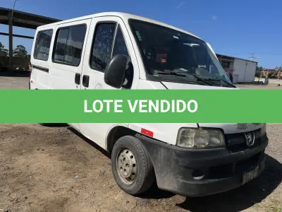 LOTE 009 - Microônibus PEUGEOT Boxer