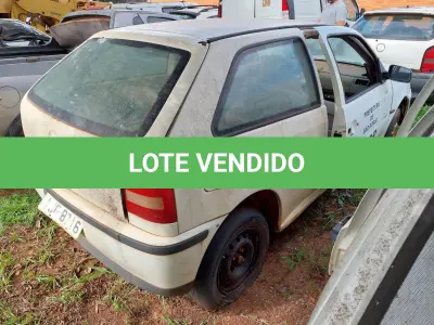 LOTE 021 - Veículo hatch, marca Volkswagen, modelo Gol 1.6, ano/modelo 1999/2000
