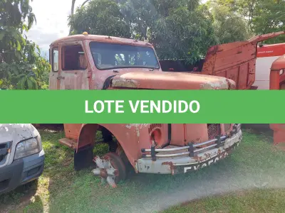 LOTE 016 - Veículo tipo cavalo mecânico, marca Scania, modelo L 111 S