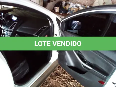 LOTE 001 - FORD FOCUS SE AT 2.0 SEDAN