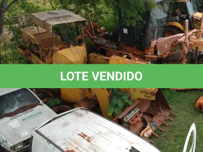 LOTE 030 - Pá carregadeira, marca Clark Michigan, modelo 55-articulada, ano 1981