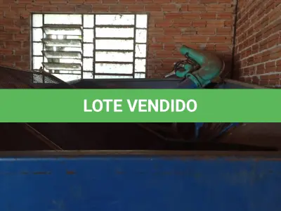LOTE 013 - 01 Equipamento: Distribuidor de Calcário e Adubo - Marca: IAC - Modelo:  5 toneladas - Cor: Azul - Ano de Fabricação: 2008 e  01 Equipamento: Distribuidor de Calcário e Adubo - Marca: Ipacol - Cor: Vermelha - Ano de Fabricação: 2008