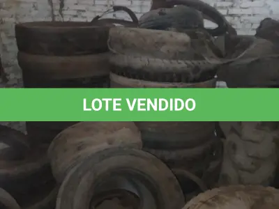 LOTE 013 - Lote de sucata de pneus, diversas marcas, modelos e bitolas e restos de ferro.